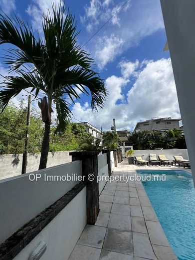 Complexe hôtelier 780m² à vendre à Trou aux Biches avec piscine
