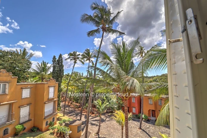 Duplex moderne de 2 chambres avec vue sur la rivière, à proximité des écoles et des commodités