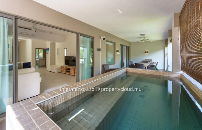 Luxury apartment with plunge pool – 1-minute walk from Bain Bœuf Beach Asking Price 430000 €