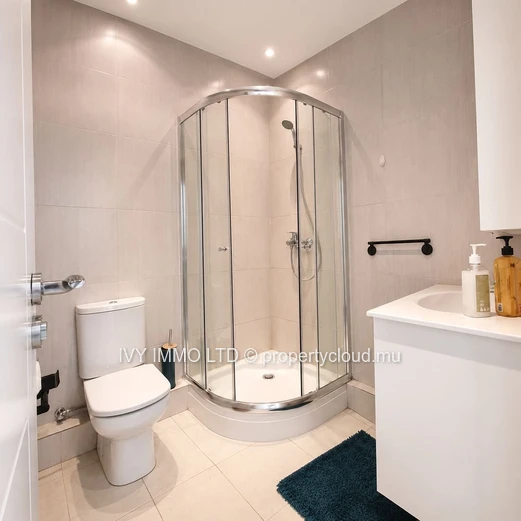 Waterfront Loft-Style Duplex For Rent – Bain Bœuf