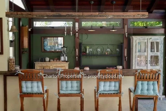Villa contemporaine de 4 chambres avec piscine privée et double garage à Mont Mascal