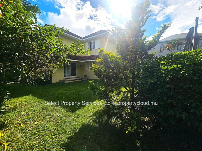 Charming spacious 4 Bedroom House for Sale in Floreal