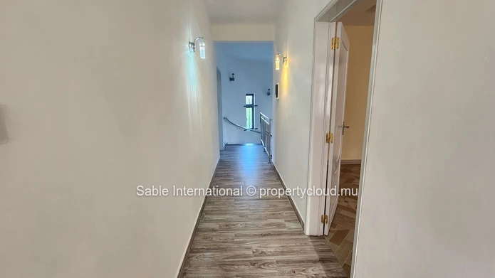 4-Bedroom Furnished Villa with Private Pool in Calodyne