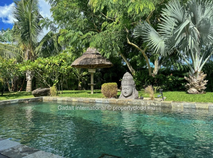 Luxury Tropical Villa with Pool, Boat Access & Premium Amenities in Rivière Noire, Mauritius