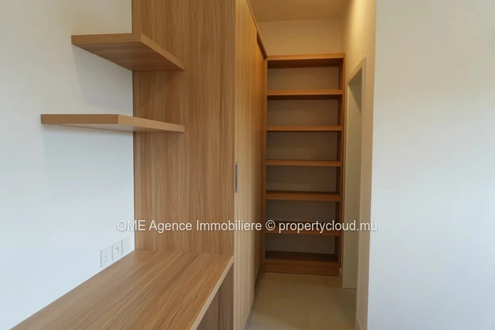 3-Bedroom Apartment with Terrace and Mountain Views