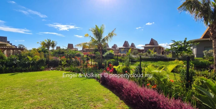 Tropical Luxury Living on the North-West Coast