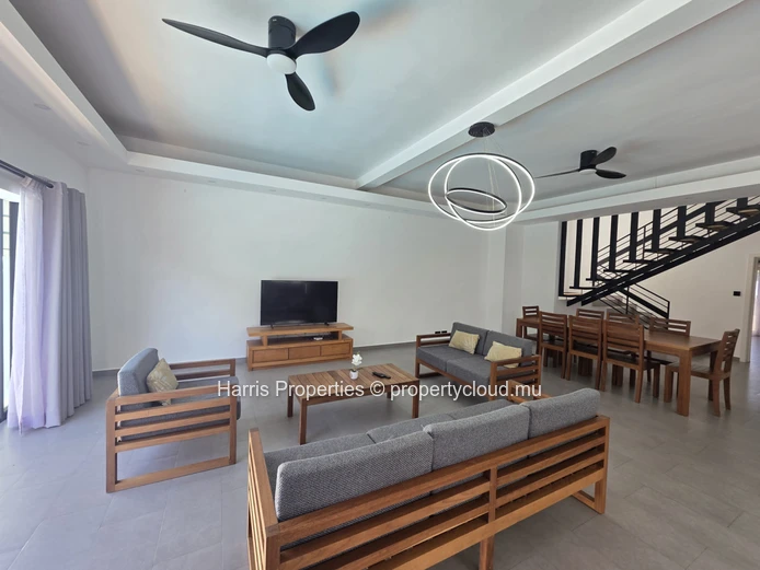 Magnifique villa en duplex meublée à louer au cœur de Grand Baie