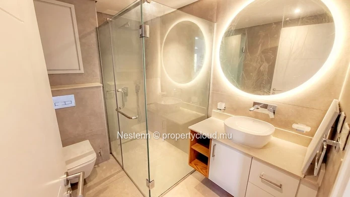 Appartement moderne flambant neuf de 2 chambres proche des commodités