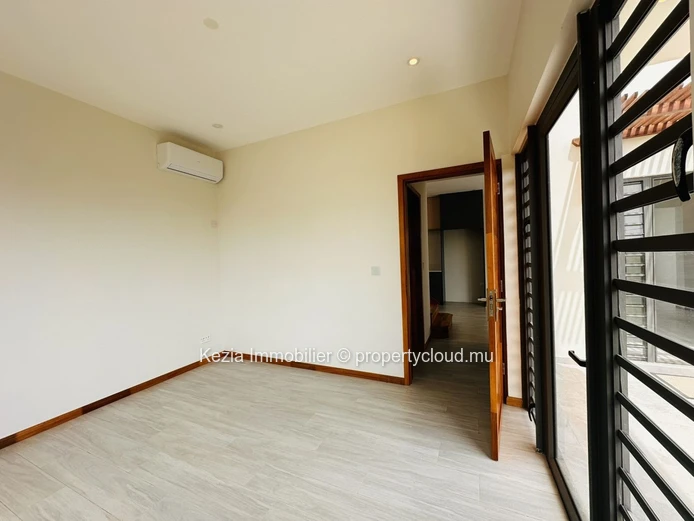 New Contemporary Villa