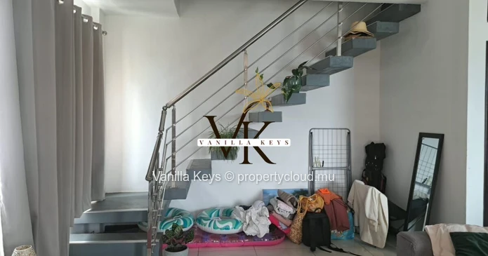 À Vendre – Appartement Duplex à Flic en Flac