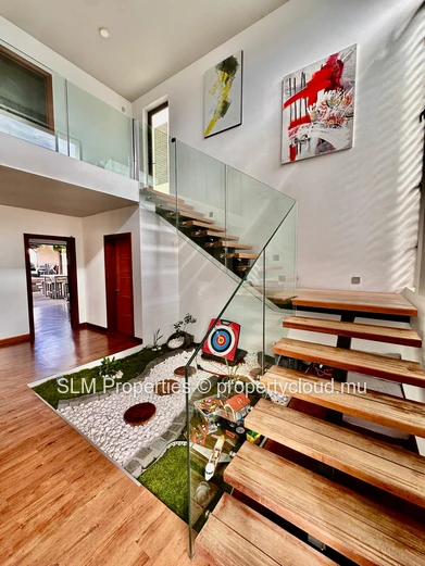 Mon Choisy - Elegant 4 bedroom villa with pool in a residential complex for sale 