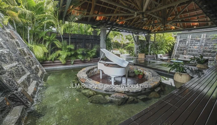 Luxury villa for sale with access to golf and beach club in Tamarin, Mauritius