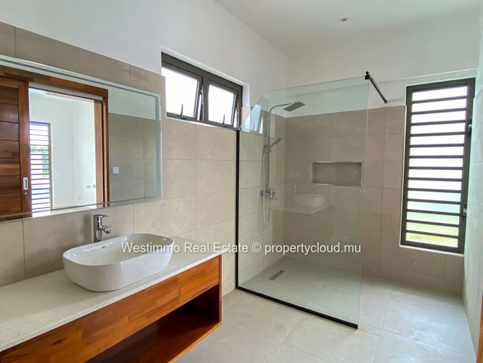 Grand baie - A vendre Villa neuve moderne de 3 chambres en suite