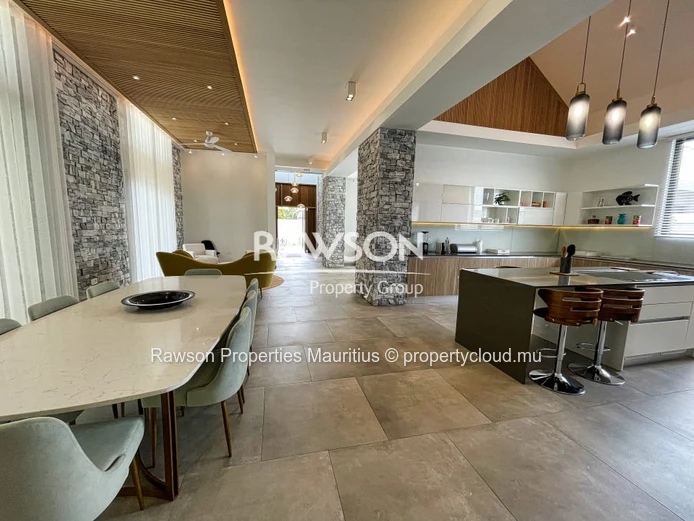 4 Bedroom Luxury Villa | Pool & Garden | Péreybère | Accessible To Foreigners | €
