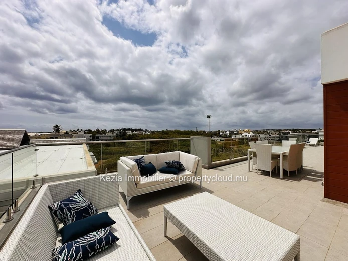 Penthouse Contemporain Proche De La Plage