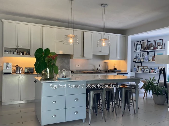 Private Luxury Estate for Sale - 5 Bedrooms, Moka