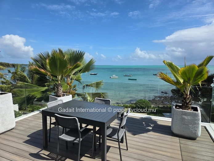 Exceptional Penthouse for Long-Term Rent in Roches Noires