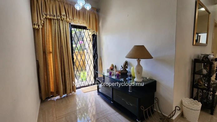 Modern ground floor apartment in Rose Hill with 3 bedrooms 3 bathrooms veranda and secured parking near schools and s...