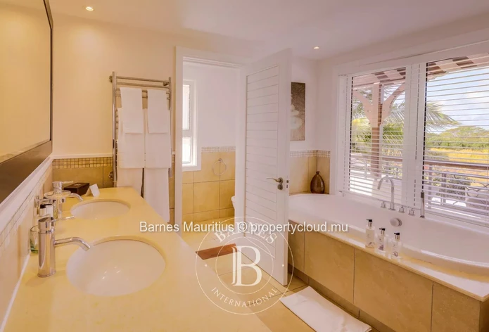 BEL OMBRE - VEFA - Villa avec vue sur le golf et les montagnes - 3 chambres