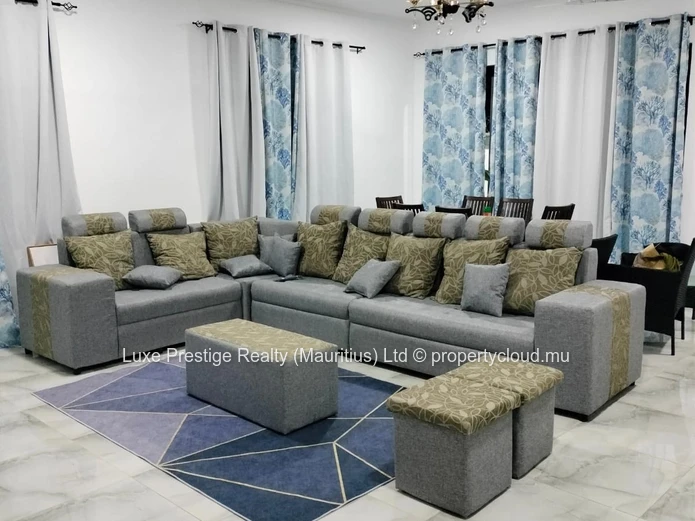 5-Bedroom Villa for Rent in Grand Baie | Private Swimming Pool, 2 Kitchens, 2 Living Areas & Covered Parking