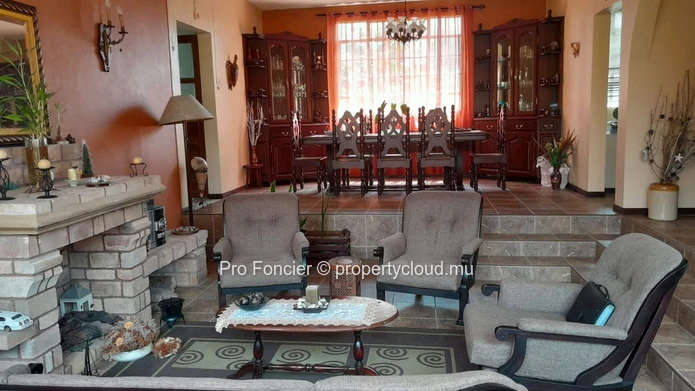 Maison à vendre à Curepipe - Dans un bon quartier !!