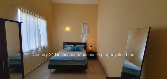 Spacious family Penthouse just minutes from the  sea