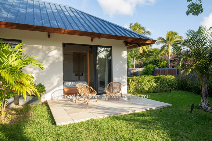Fully Furnished 5-Bedroom Villa with Pool & Large Garden on Mauritius' East Coast