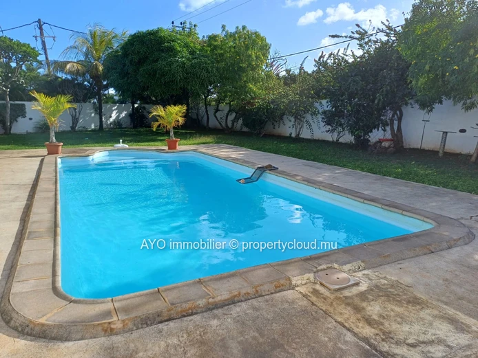 Offre exceptionnelle -Belle Maison de 4 chambres a coucher avec jardin et piscine à Pereybere