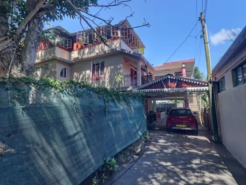 6 Bedroom House