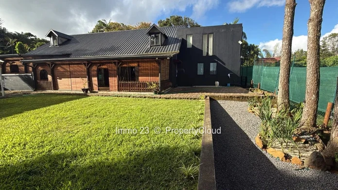 Maisons / Villas - 5 chambres - Curepipe