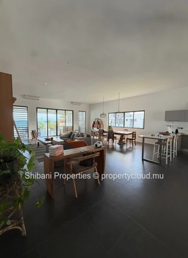 Penthouse de 384 m² à vendre à Péreybère avec 3 chambres