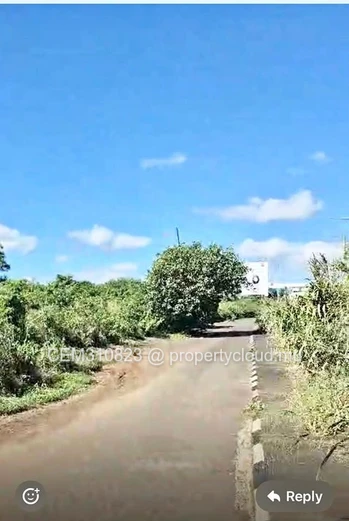 À VENDRE – Terrain Commercial à Ebene 127 perches