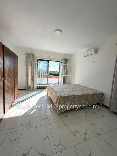 Villa familiale contemporaine de 4 chambres avec piscine privée - Mon Choisy