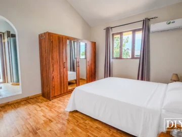 4 Bedroom Villa