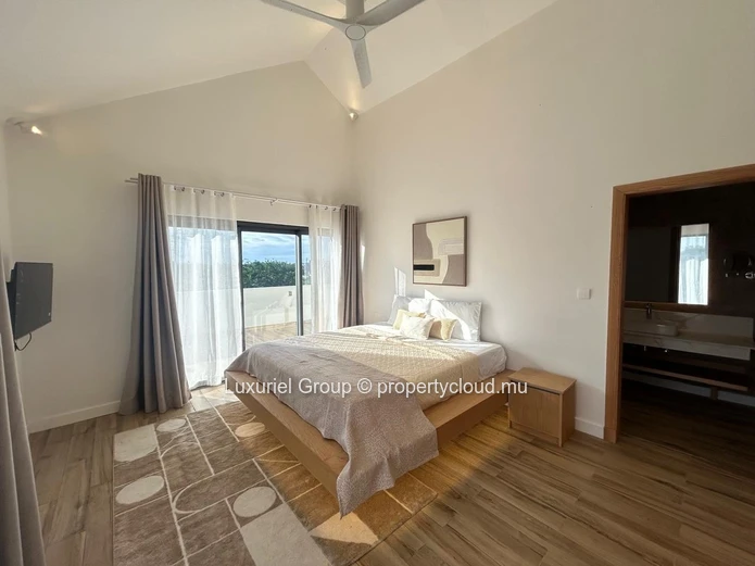 Bright Designer Standing Villa With Pool In Péreybère