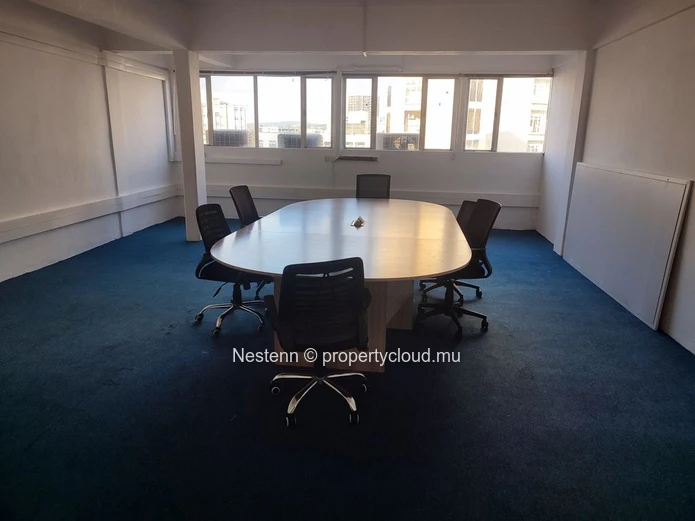 Furnished office on the 3rd floor with stunning views of the city center