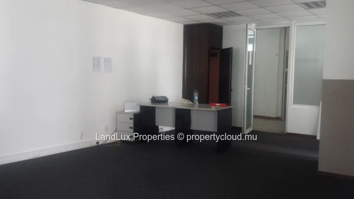 Espace bureau meublé à vendre à Quatre-Bornes