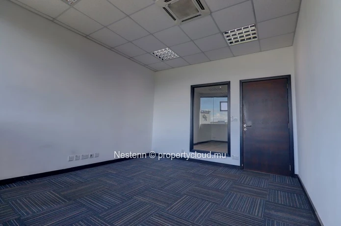 Modern Office Space for Rent – 302.20 m²