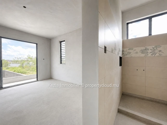 Contemporary Villa With Swimming Pool