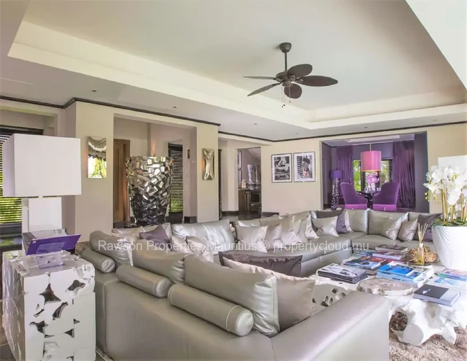 Elegant Villa In A Golf Estate With Sea View.