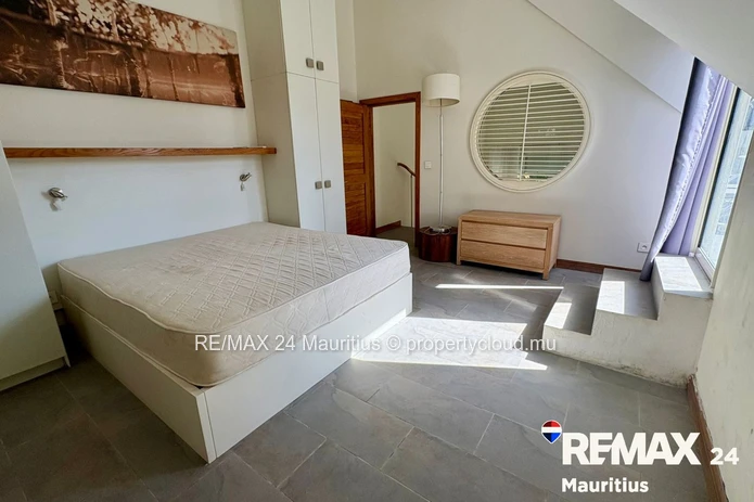 Modern 3-Bedroom Penthouse for Sale in bain Boeuf