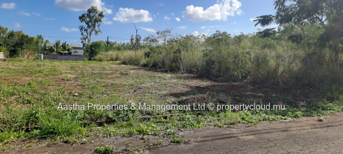 789 m² Balaclava Plot on Paved Street — Ideal for Complex
