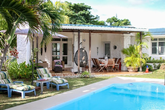 Pérèybere – Charming 4-bedroom house with a swimming pool (Sole Mandate)