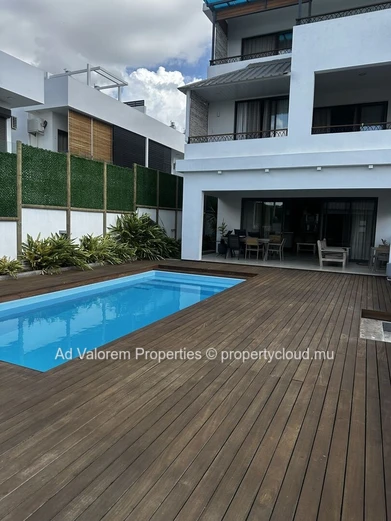 Brand-New Apartment with Sea View & Rooftop – First Floor in Flic-en-Flac