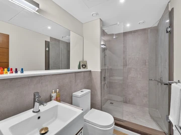 4 Bedroom Apartment