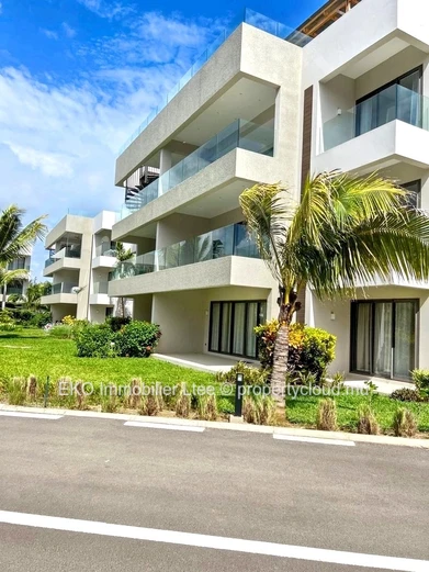 Stunning 2-Bedroom Apartment with Pool in Pointe aux Canonniers