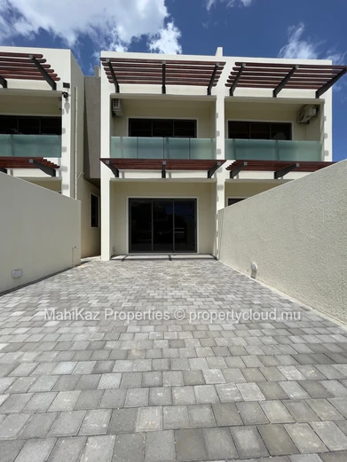 Luxurious Duplex for Sale in Ruisseau Palmyre, Flic en Flac – Phase 2 Now Open!