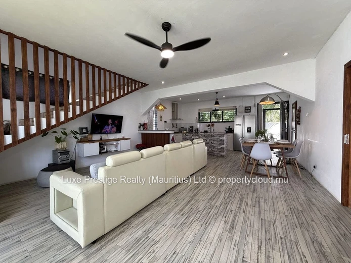 Villa Moderne et Spacieuse de 5 Chambres avec Piscine à Grand Baie  