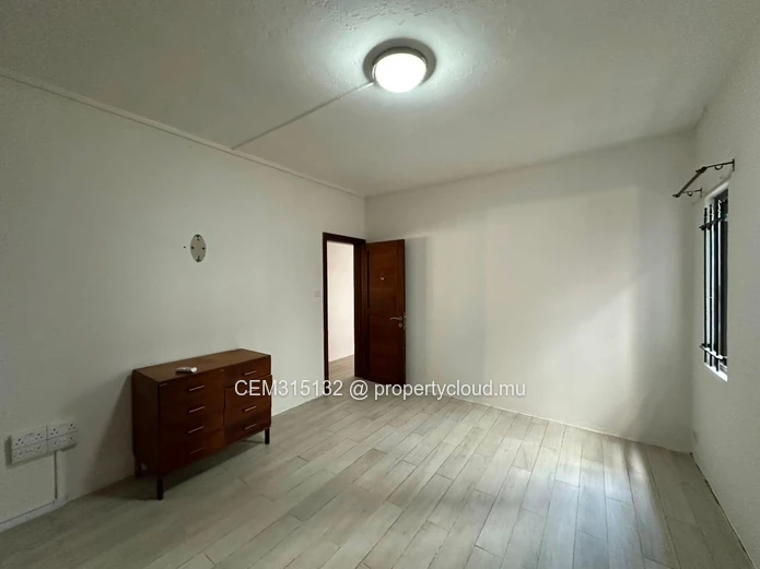Semi-Furnished 3-Bedroom Ground Floor Apartment for Rent – Beau-Bassin