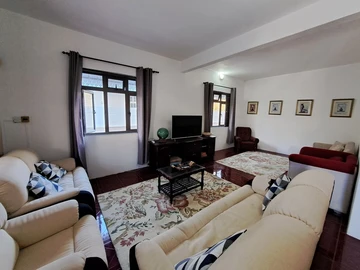 Maison de 8 Chambres